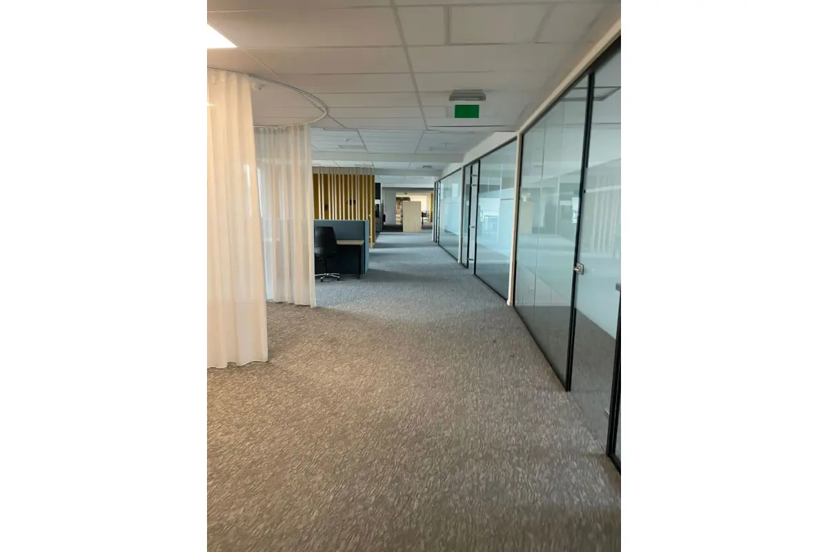 Handelszaak te  huur in Sint-Niklaas 9100 3000.00€  slaapkamers 450.00m² - Zoekertje 649938