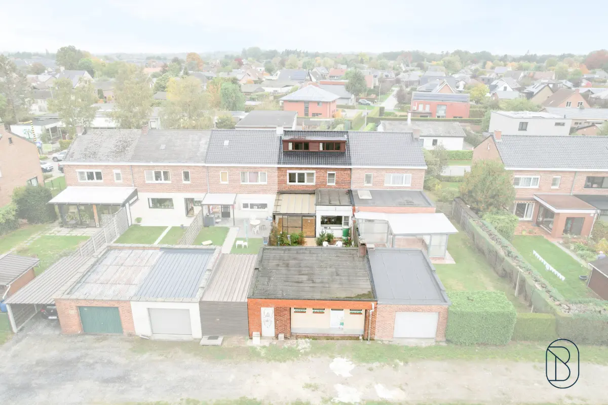 Huis te  koop in De Pinte 9840 330000.00€ 4 slaapkamers 160.00m² - Zoekertje 649806