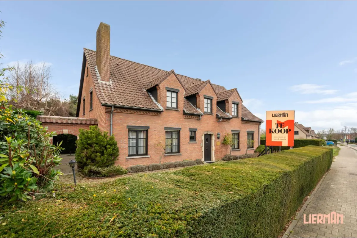 Villa te  koop in Denderleeuw 9470 645000.00€ 6 slaapkamers 280.00m² - Zoekertje 650887