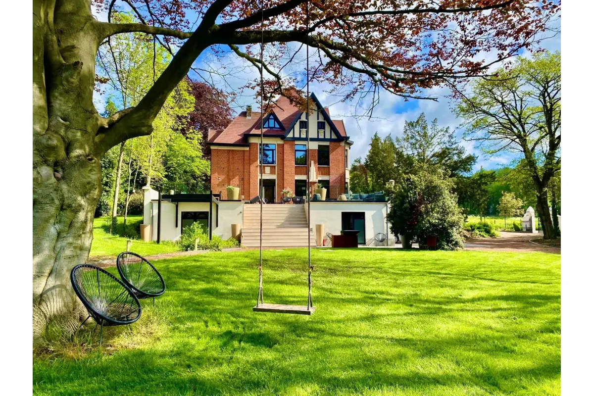 Handelszaak te  in Ronse 9600 1295000.00€  slaapkamers 550.00m² - Zoekertje 650618