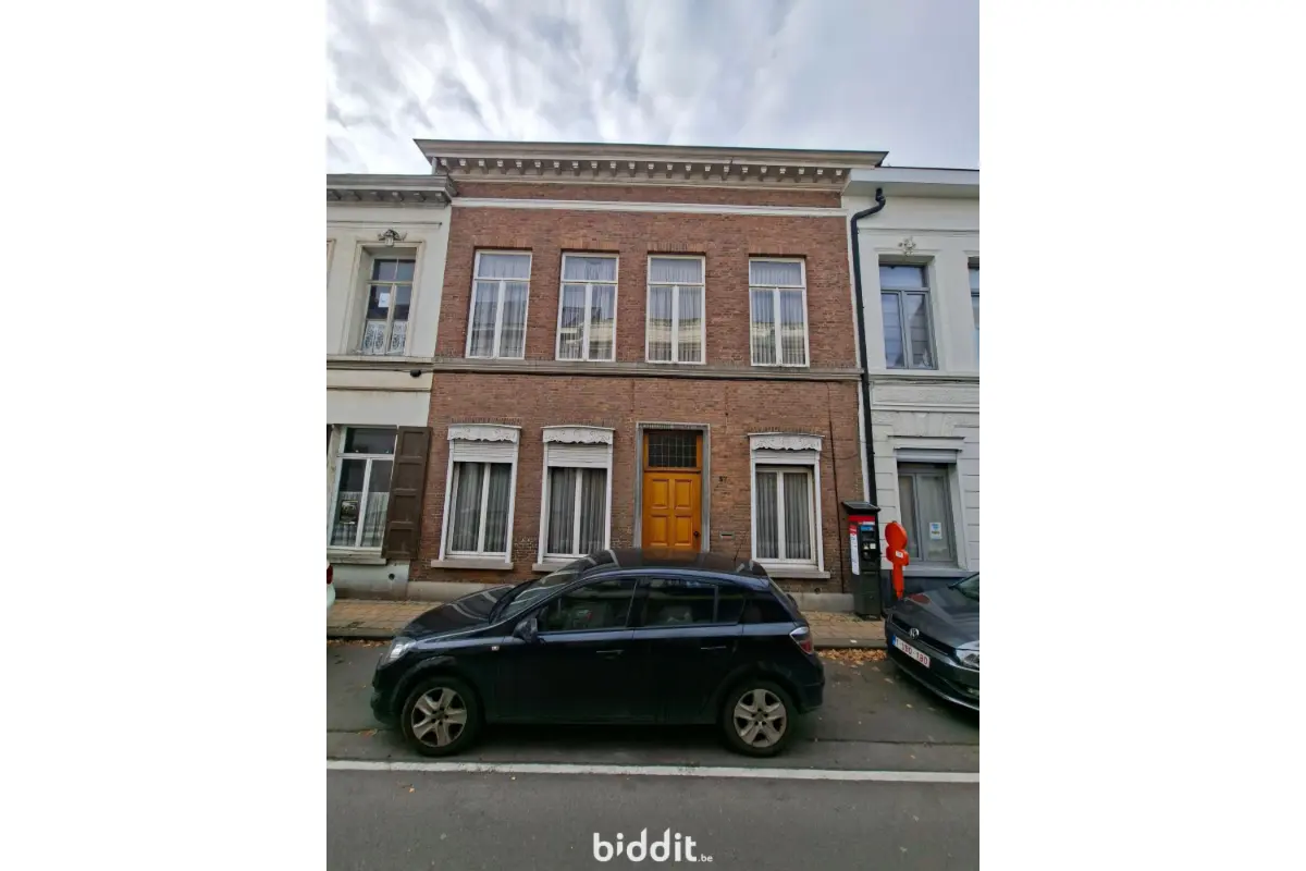 Huis te  koop in Sint-Niklaas 9100 190000.00€ 6 slaapkamers m² - Zoekertje 651662