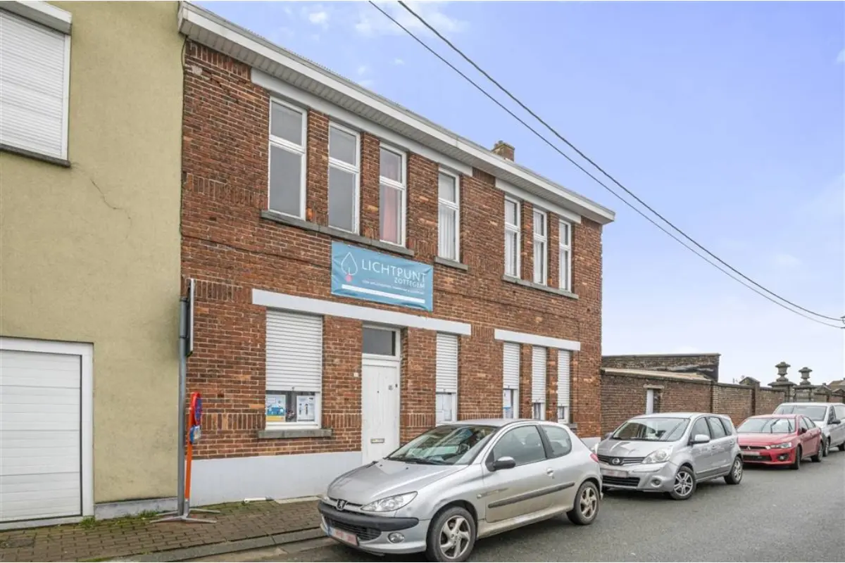 Huis te  koop in Zottegem 9620 165000.00€ 4 slaapkamers 177.00m² - Zoekertje 652589