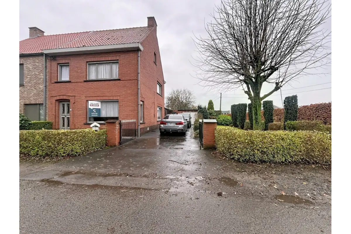 Huis te  in Knesselare 9910 700.00€ 2 slaapkamers 162.00m² - Zoekertje 652485
