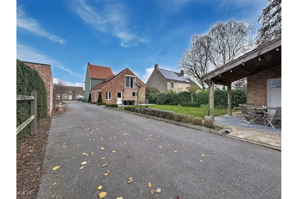 Huis te  koop in Sint-Gillis-Waas 9170 589000.00€ 4 slaapkamers 259.00m² - Zoekertje 652709