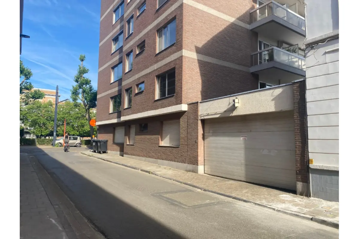 Parking & garage te  huur in Gent 9000 125.00€  slaapkamers m² - Zoekertje 652938