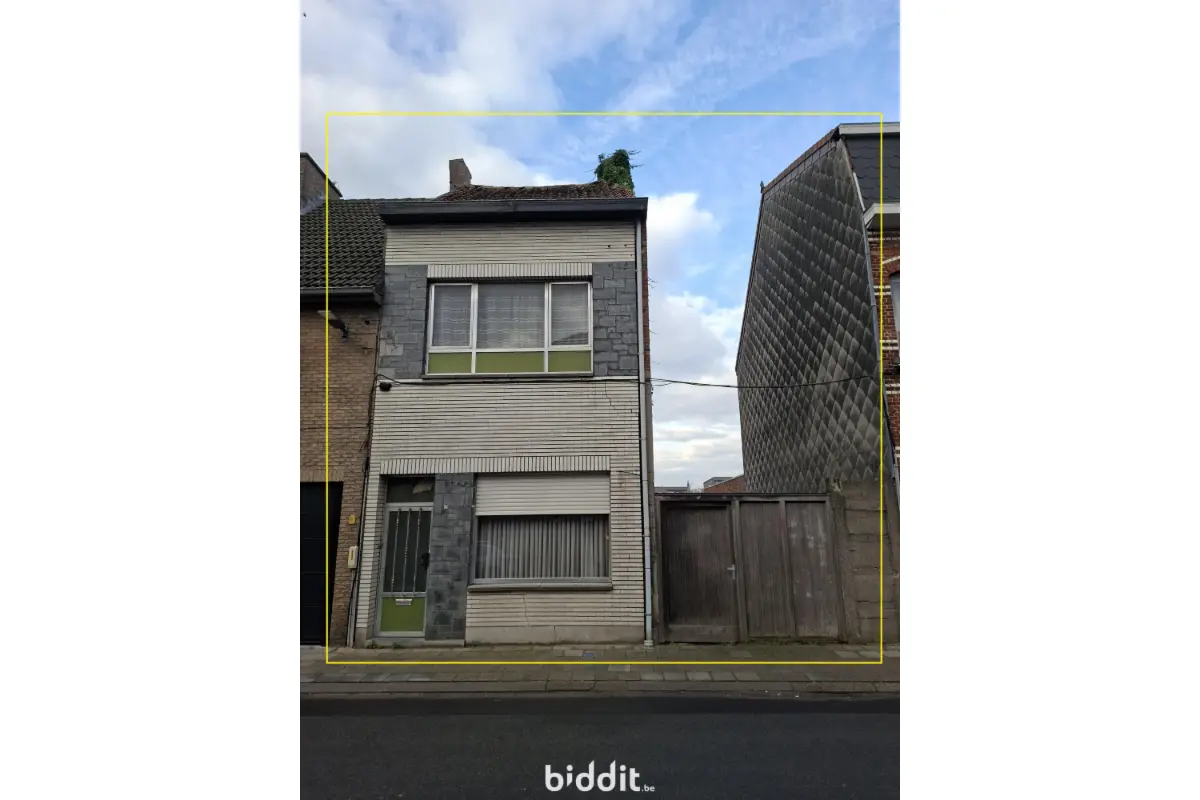 Huis te  koop in Sint-Niklaas 9100 95000.00€ 2 slaapkamers m² - Zoekertje 653553