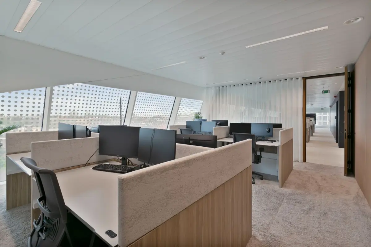 Handelszaak te  huur in Gent 9000 20355.00€  slaapkamers 1357.00m² - Zoekertje 653220