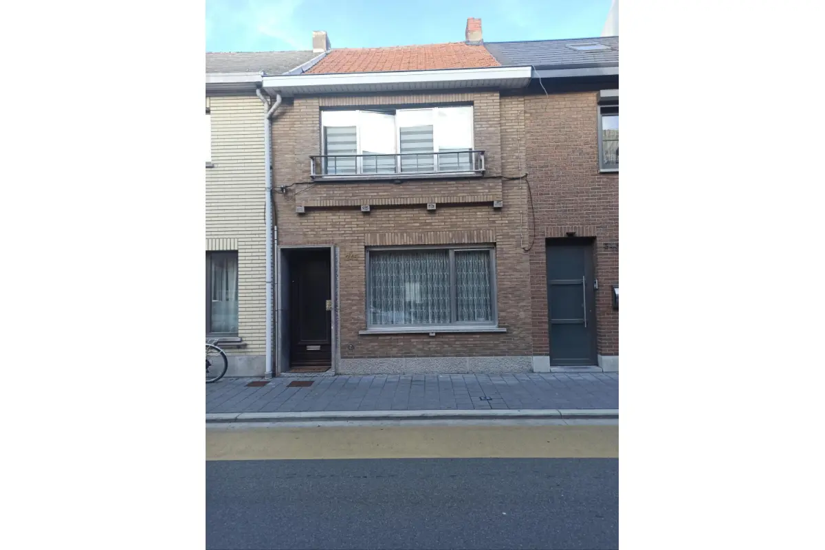 Huis te  koop in Sint-Niklaas 9100 260000.00€ 3 slaapkamers m² - Zoekertje 654074