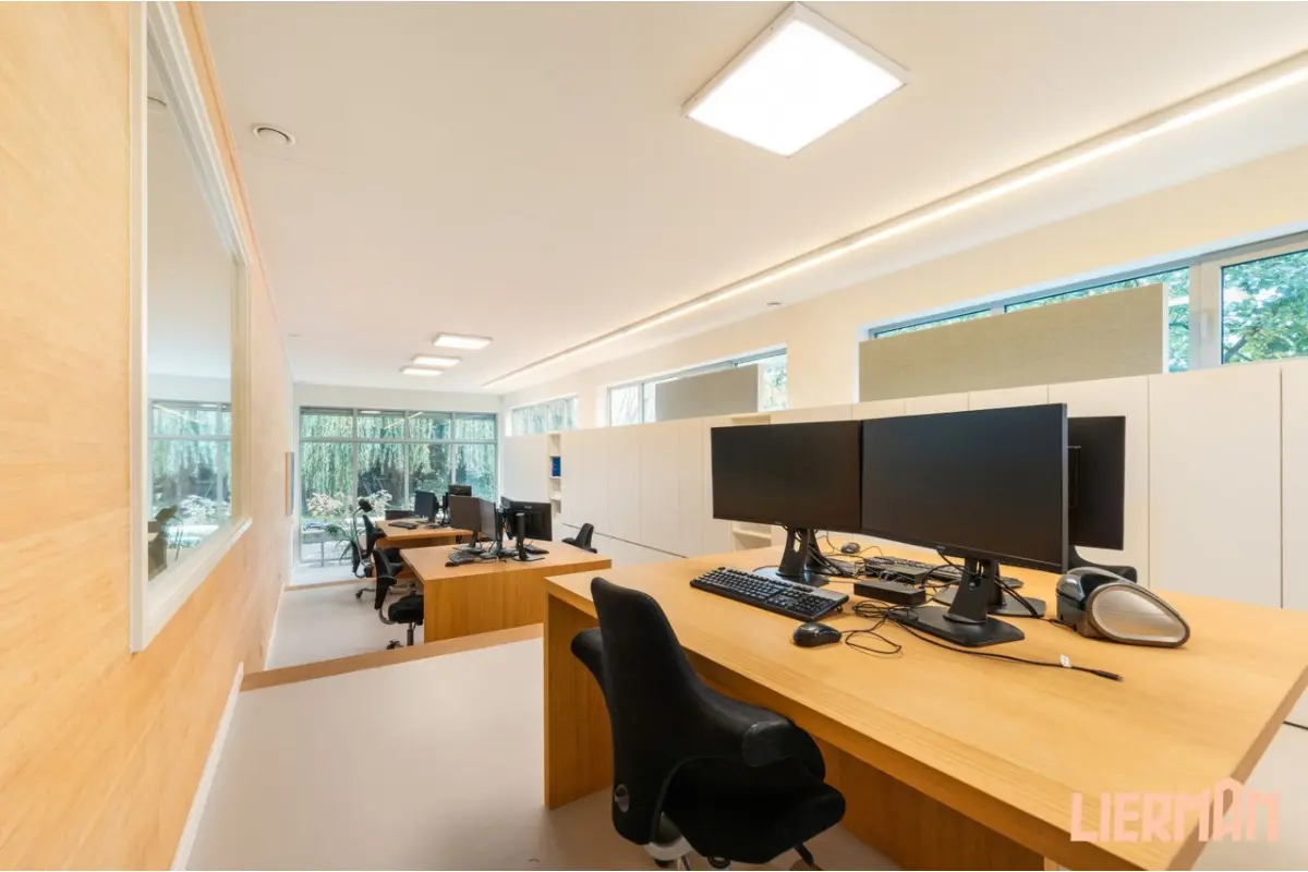 Handelszaak te  koop in Herzele 9550 450000.00€  slaapkamers m² - Zoekertje 655794