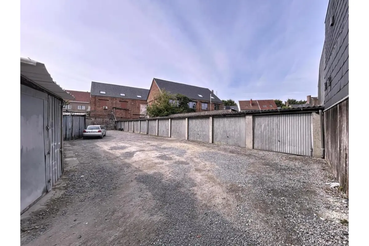 Parking & garage te  koop in Gent 9000 345000.00€  slaapkamers m² - Zoekertje 656584