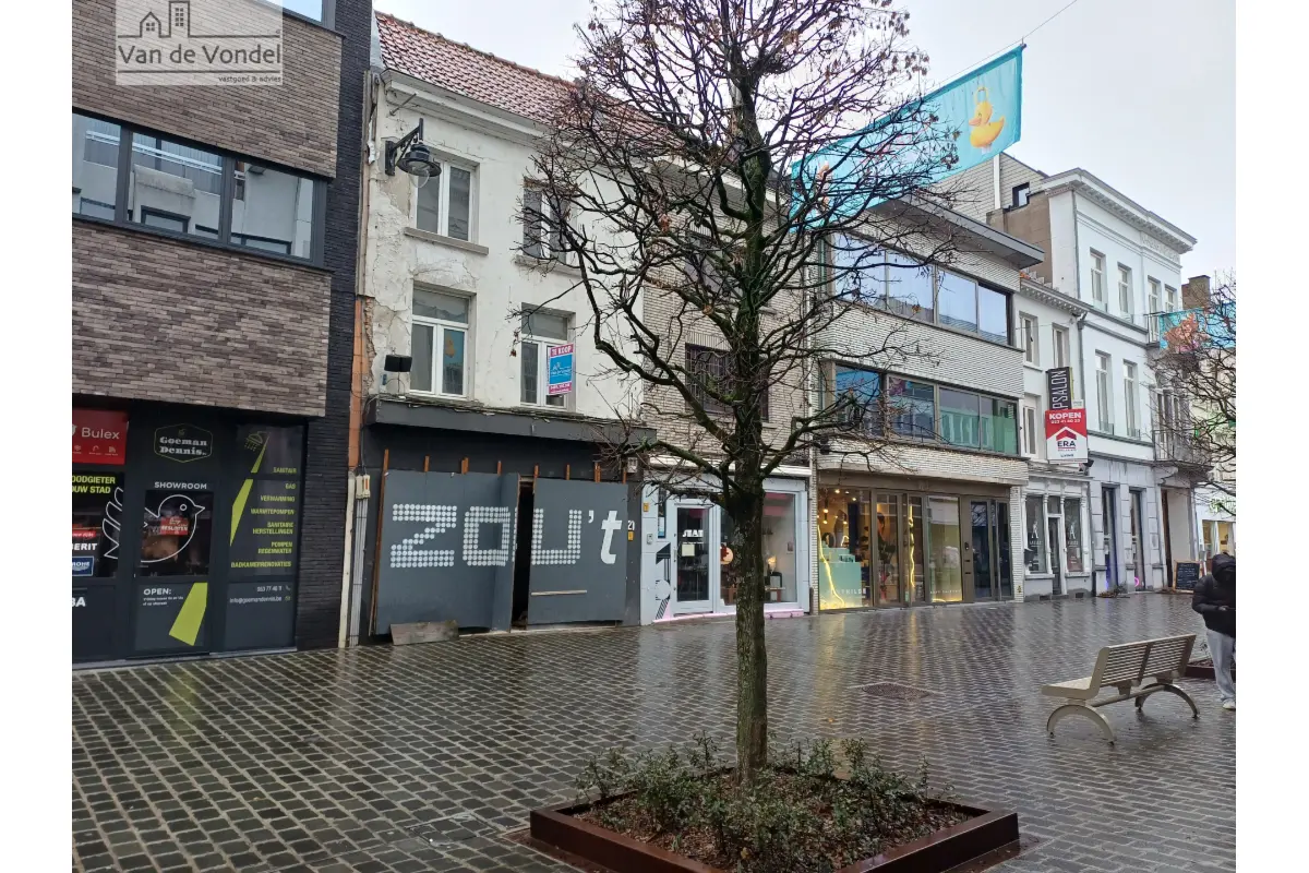 Mixgebouw te  koop in Aalst 9300 195000.00€ 2 slaapkamers 245.00m² - Zoekertje 656825