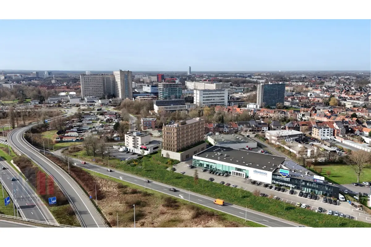 Handelszaak te  koop in Gent 9000 554075.00€  slaapkamers 303.00m² - Zoekertje 657329