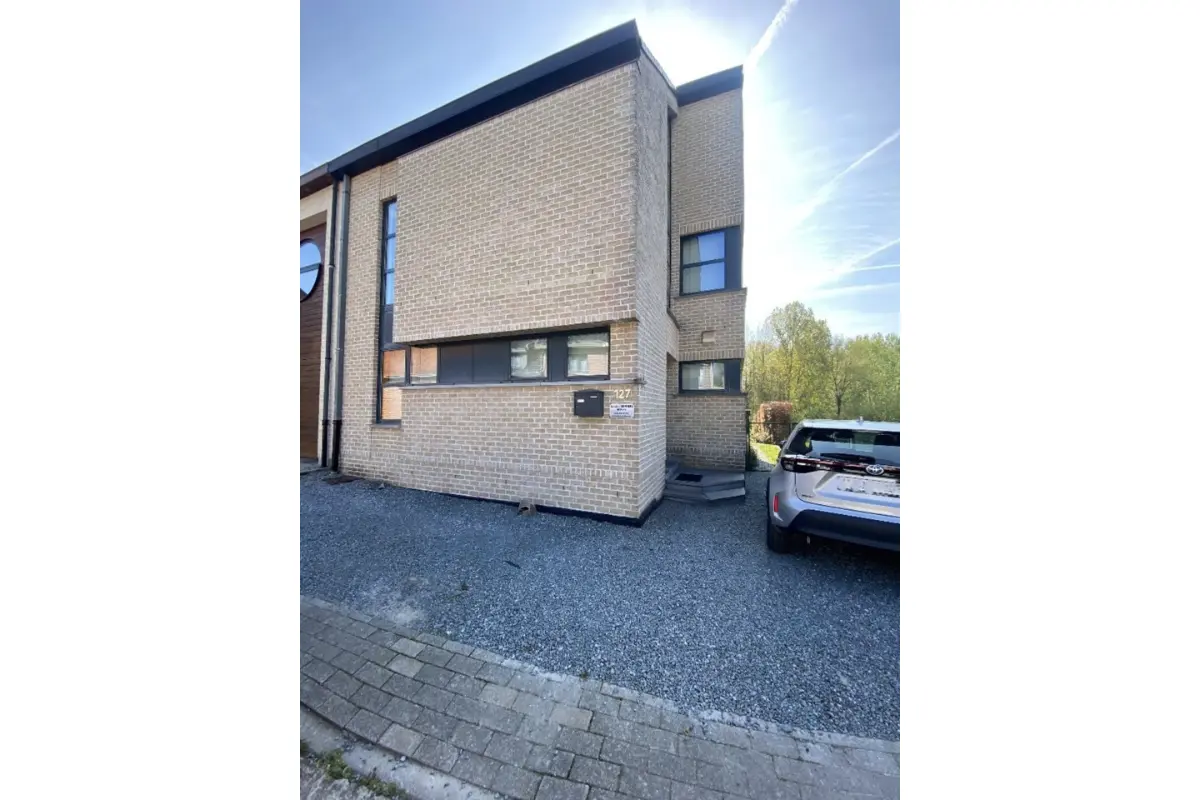 Huis te  huur in Neigem 9403 1580.00€ 3 slaapkamers 200.00m² - Zoekertje 657105