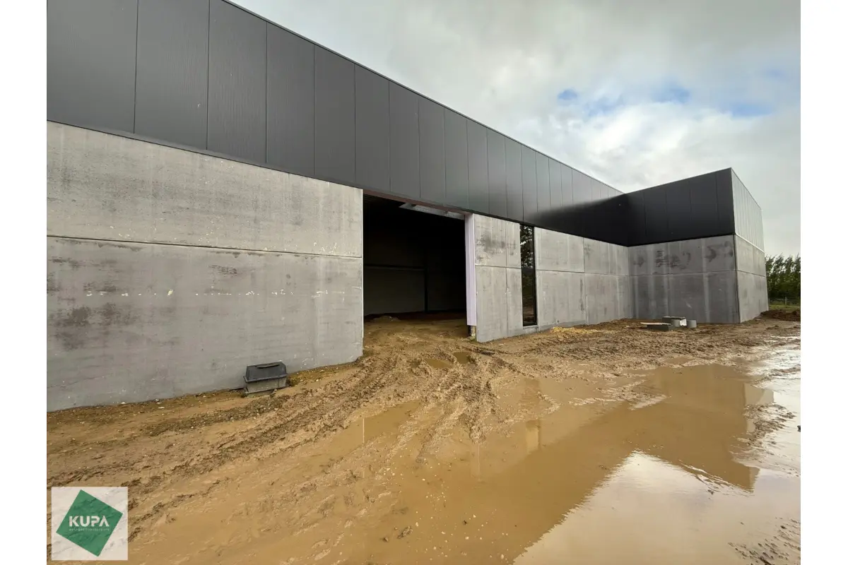 Handelszaak te  koop in Herzele 9550 389300.00€  slaapkamers 229.00m² - Zoekertje 657638