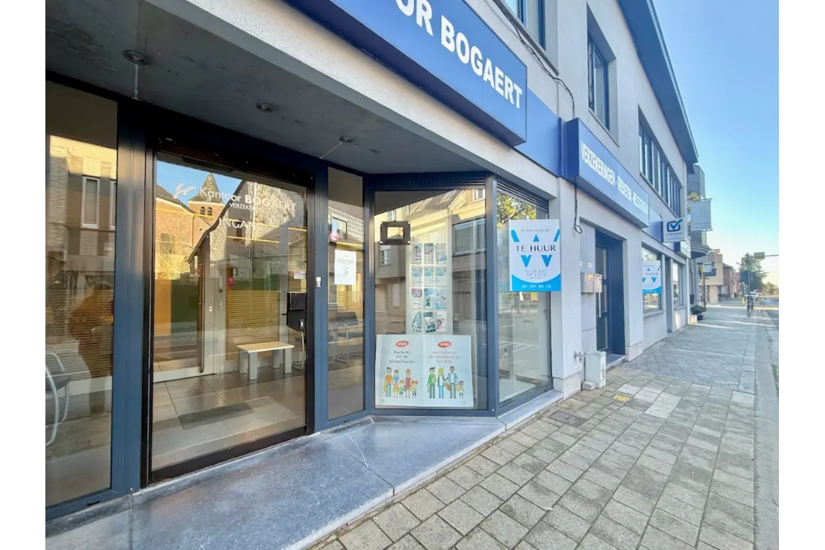 Handelszaak te  huur in Bassevelde 9968 1200.00€  slaapkamers m² - Zoekertje 659269
