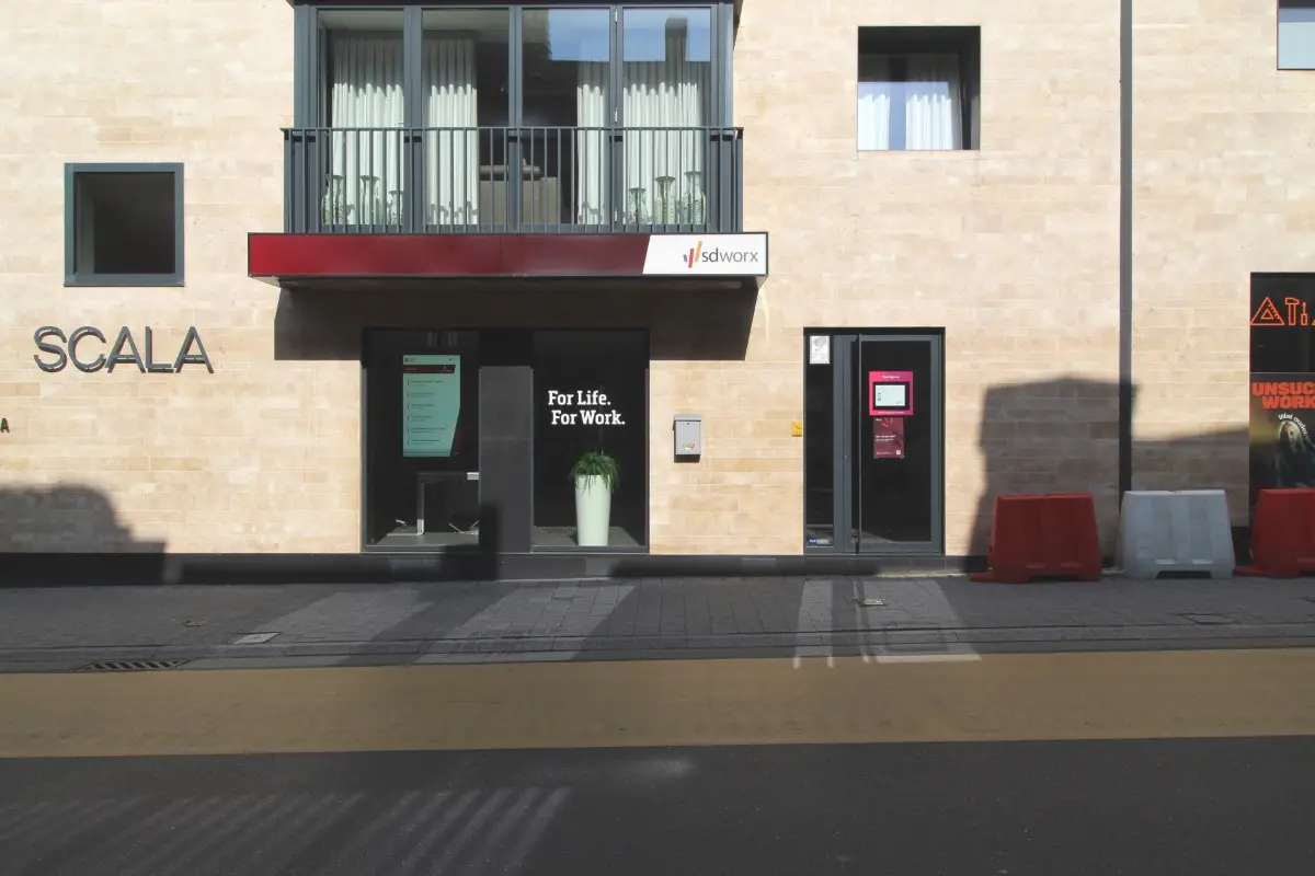 Handelszaak te  huur in Wetteren 9230 1700.00€  slaapkamers 145.00m² - Zoekertje 661986