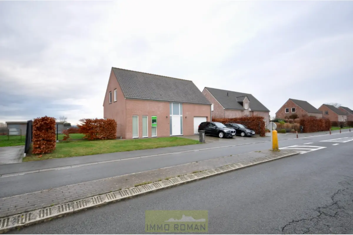 Huis te  in Amougies 7750 1050.00€ 3 slaapkamers 170.00m² - Zoekertje 660098