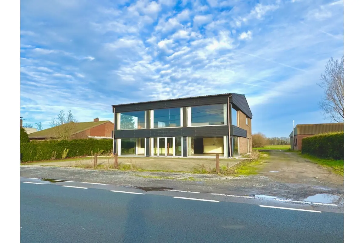 Huis te  koop in Ertvelde 9940 250000.00€  slaapkamers 364.00m² - Zoekertje 663429