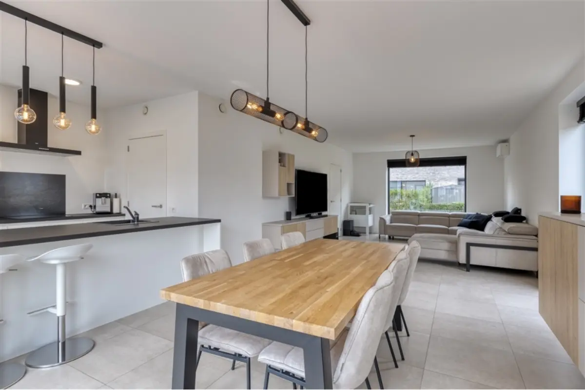 Huis te  koop in Denderleeuw 9470 499000.00€ 4 slaapkamers 199.00m² - Zoekertje 664168