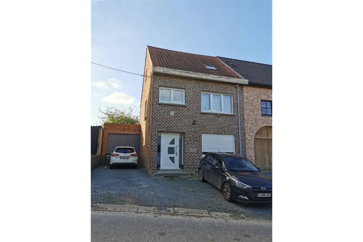 Huis te  huur in Pollare 9401 1175.00€ 4 slaapkamers 131.00m² - Zoekertje 663712