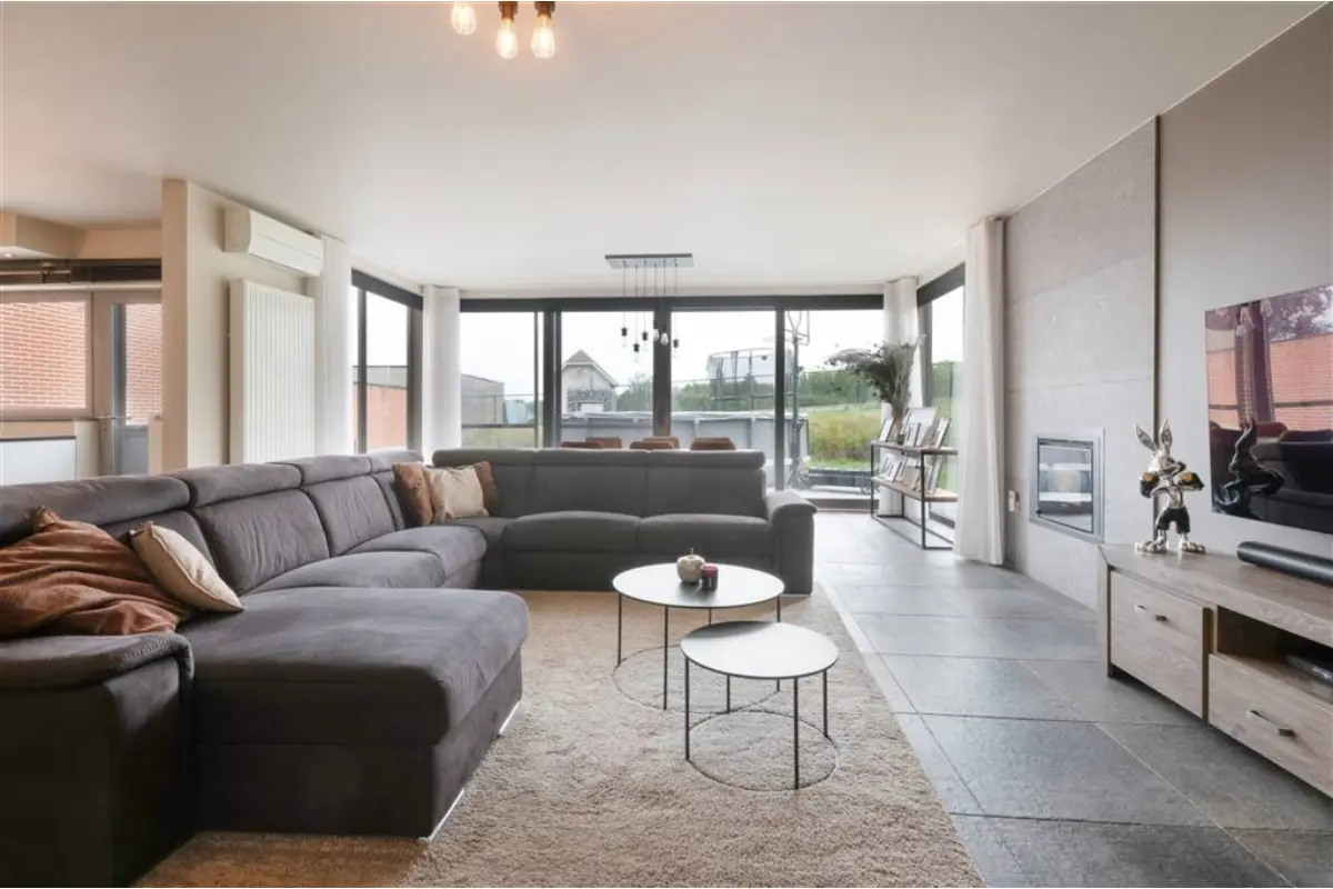 Huis te  koop in Parike 9661 830000.00€ 4 slaapkamers 291.00m² - Zoekertje 664163