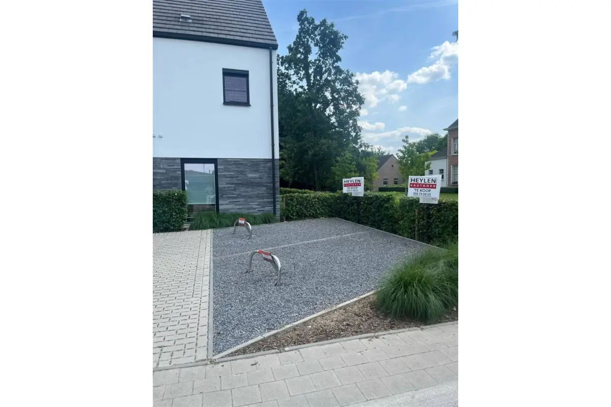 Parking te  koop in Hamme 9220 7250.00€  slaapkamers m² - Zoekertje 665699