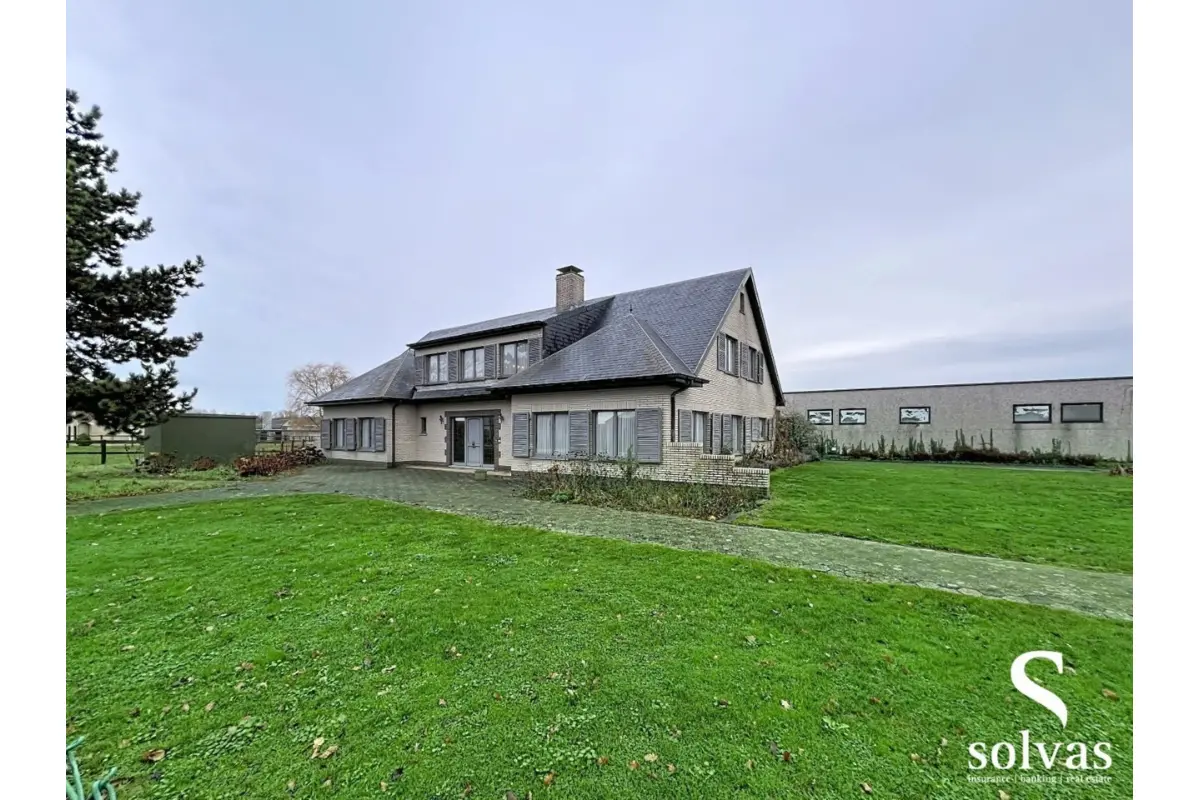 Handelszaak te  huur in Aalter 9880 3800.00€  slaapkamers m² - Zoekertje 665959