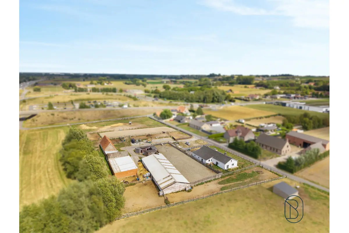 Huis te  koop in Kruishoutem 9770 750000.00€ 4 slaapkamers 250.00m² - Zoekertje 667323