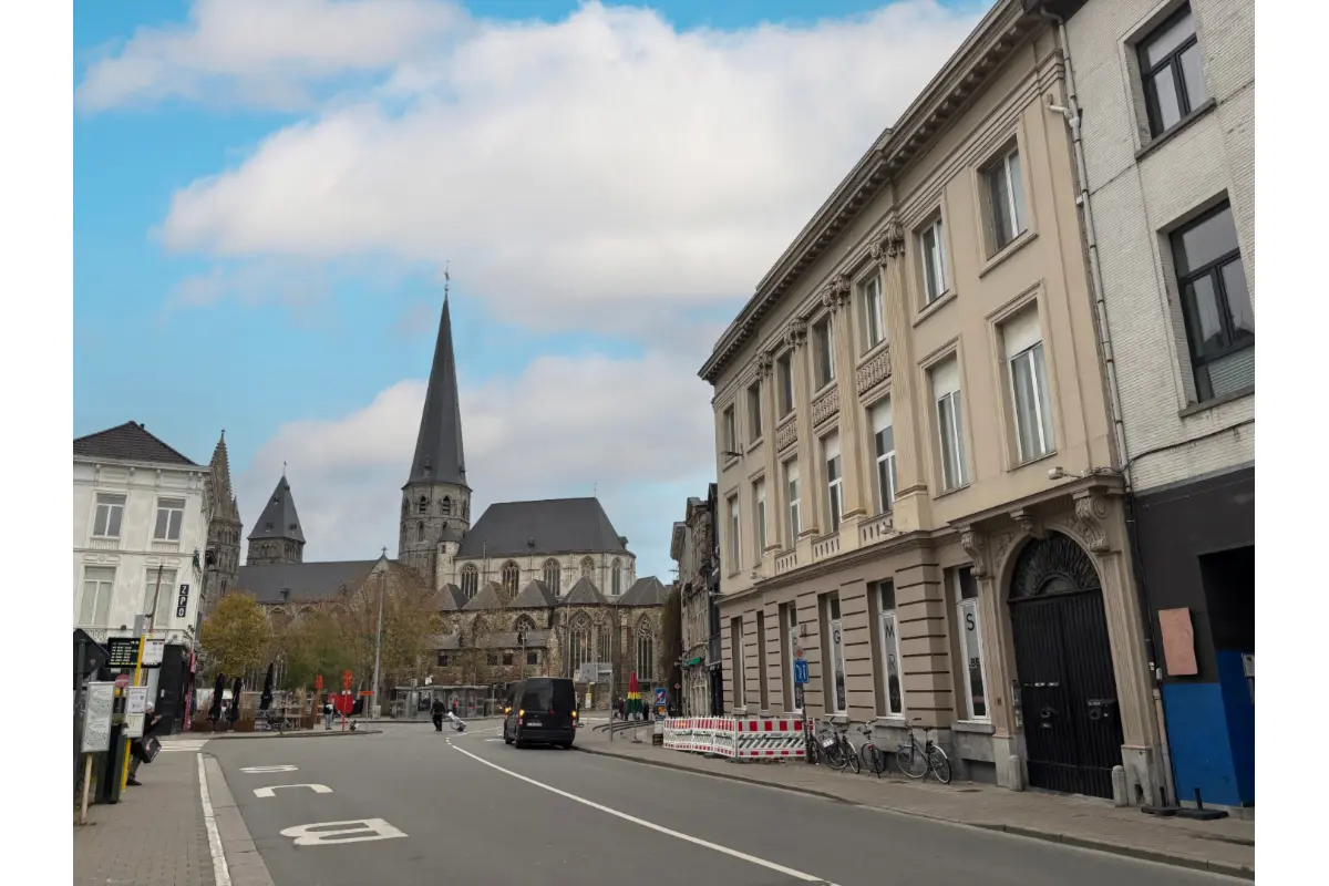 Appartement te  huur in Gent 9000 825.00€ 1 slaapkamers 82.00m² - Zoekertje 667801