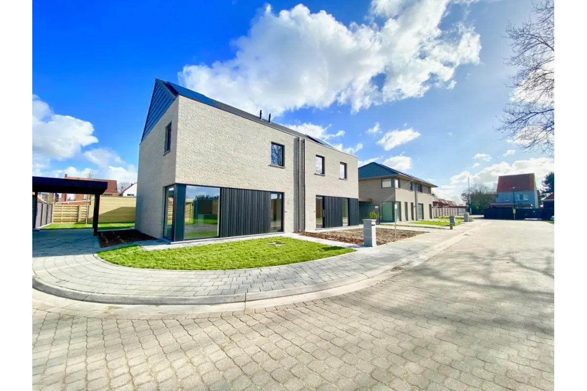 Huis te  huur in Adegem 9991 1100.00€ 3 slaapkamers 130.00m² - Zoekertje 668178