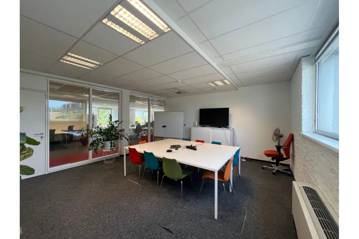 Handelszaak te  huur in Gentbrugge 9050 6424.00€  slaapkamers 399.00m² - Zoekertje 667864