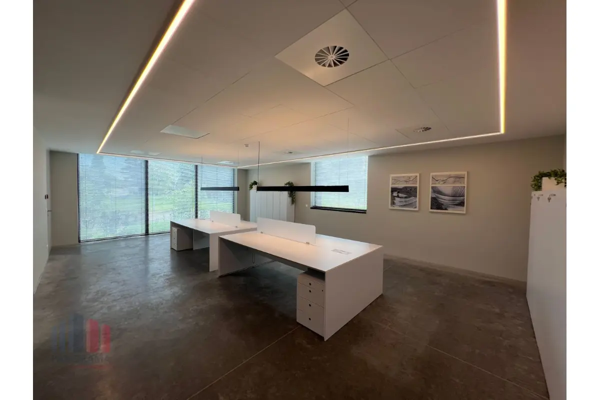 Handelszaak te  huur in Nazareth 9810 4500.00€  slaapkamers 480.00m² - Zoekertje 667886