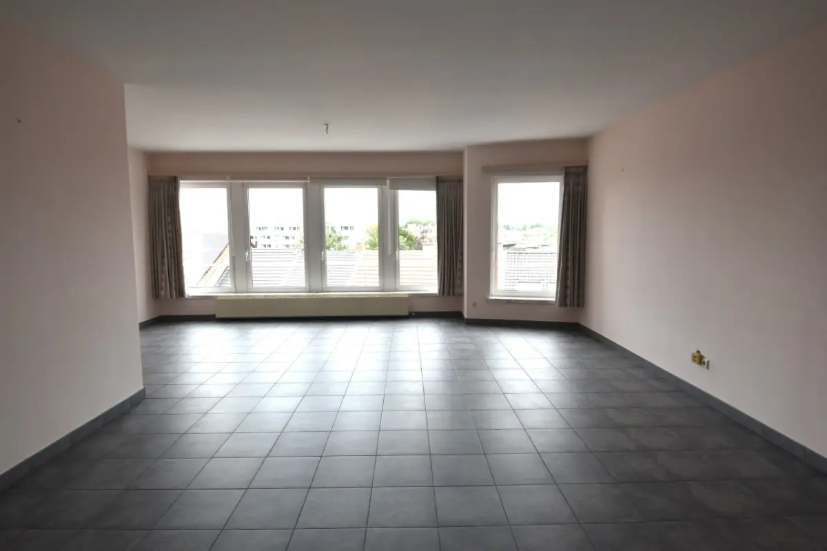 Appartement te  koop in Sint-Niklaas 9100 305000.00€  slaapkamers m² - Zoekertje 668869