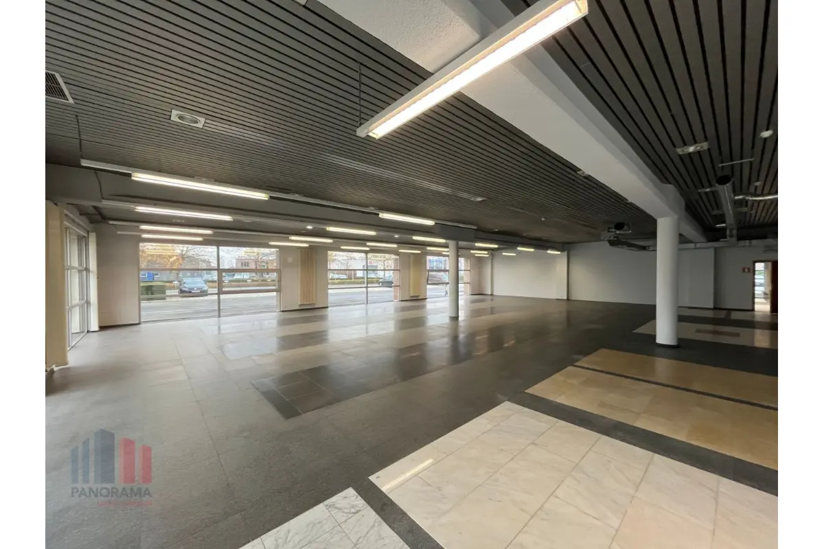 Handelszaak te  huur in Deinze 9800 1664.00€  slaapkamers 363.00m² - Zoekertje 670223