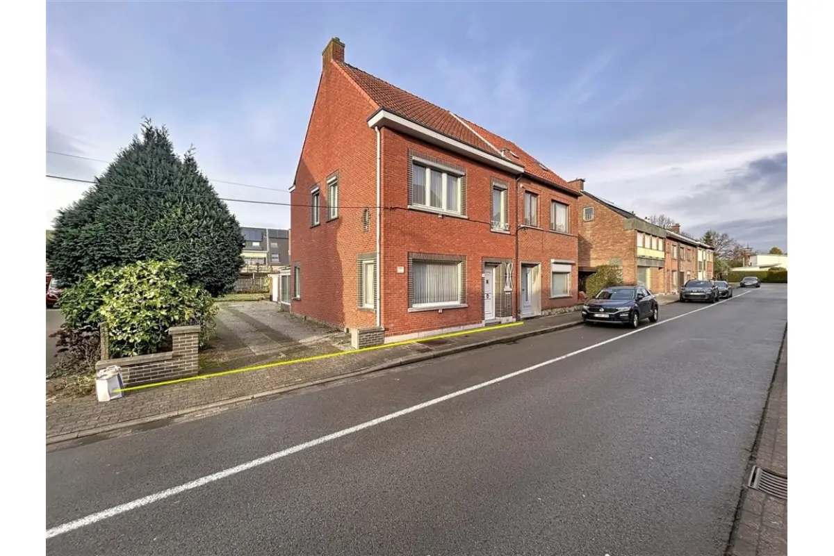 Huis te  koop in De Klinge 9170 319000.00€ 3 slaapkamers 207.00m² - Zoekertje 669401