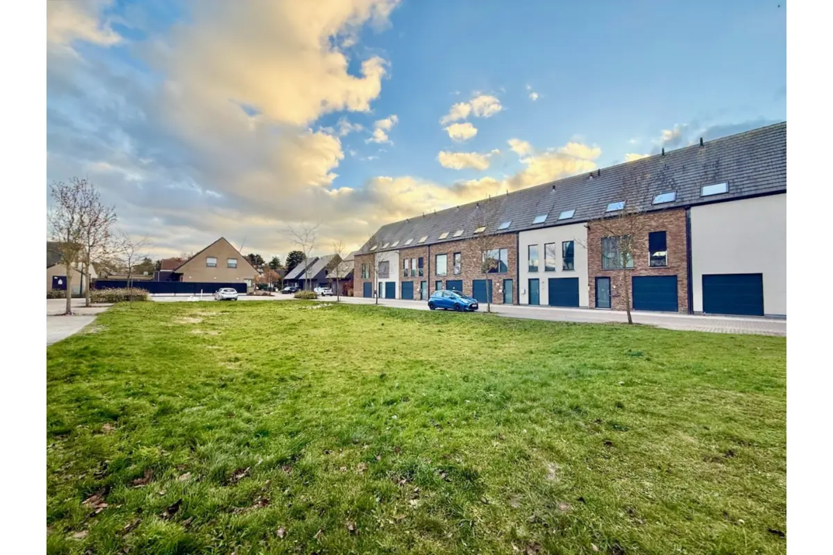 Huis te  koop in Evergem 9940 389000.00€  slaapkamers 183.00m² - Zoekertje 669556