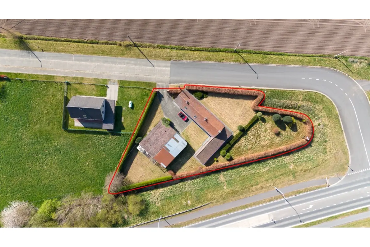 Huis te  koop in Kruishoutem 9770 325000.00€ 1 slaapkamers 166.00m² - Zoekertje 754108