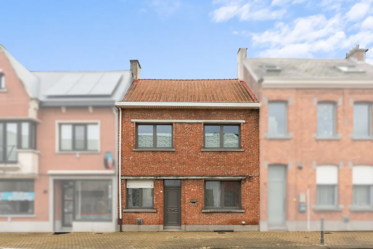 Huis te  koop in Dendermonde 9200 270000.00€ 4 slaapkamers 120.00m² - Zoekertje 672151