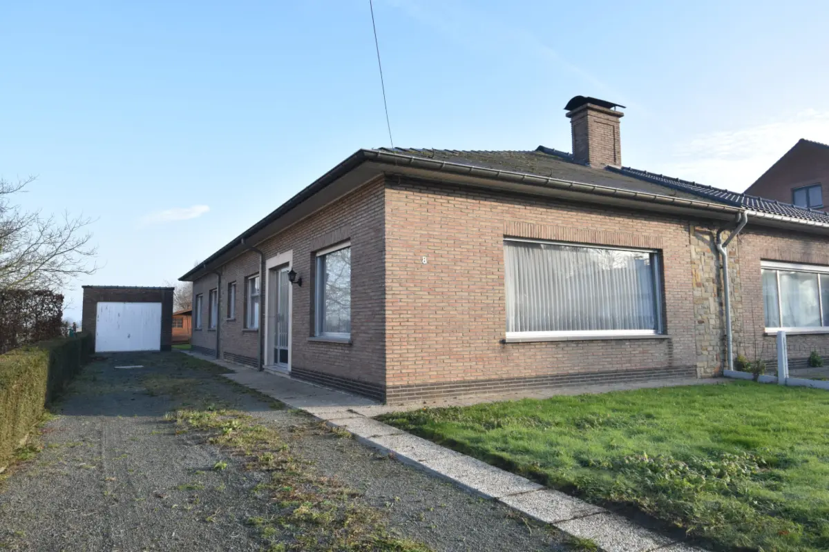 Huis te  koop in Nieuwkerken-Waas 9100 299000.00€  slaapkamers m² - Zoekertje 673178