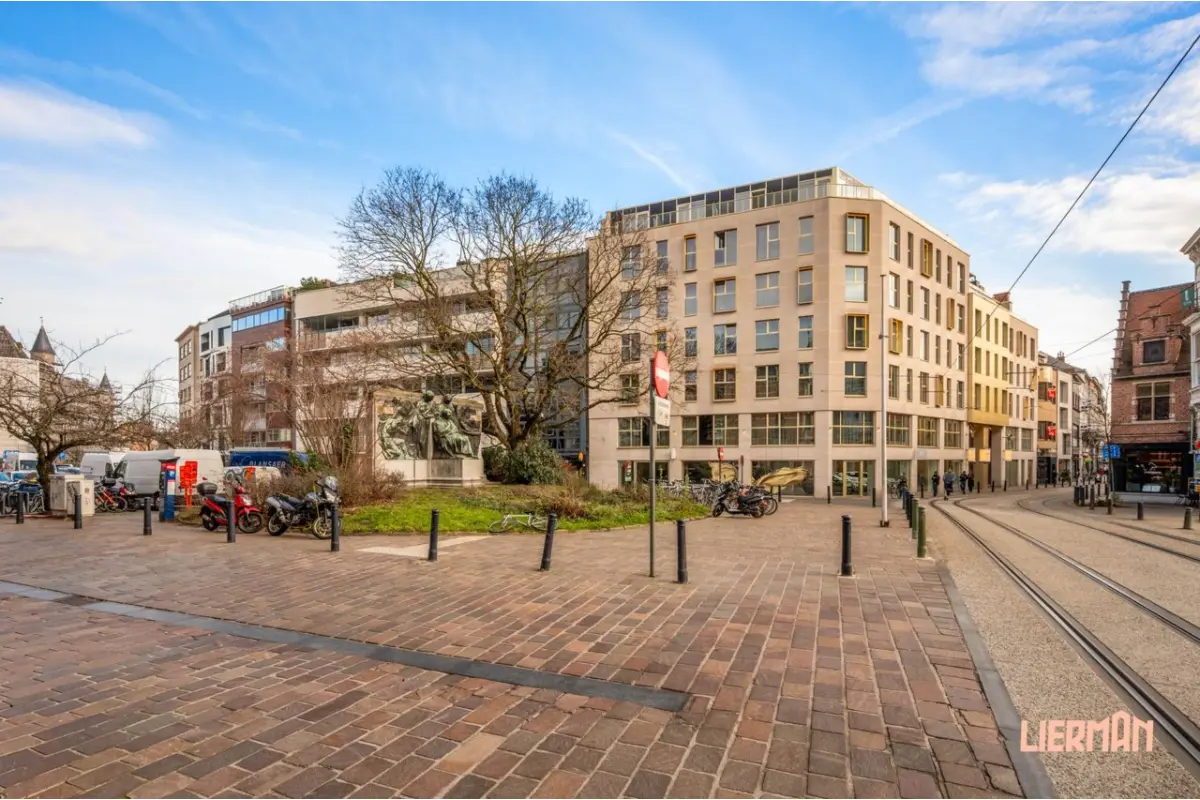 Handelszaak te  koop in Gent 9000 1370000.00€  slaapkamers m² - Zoekertje 672698