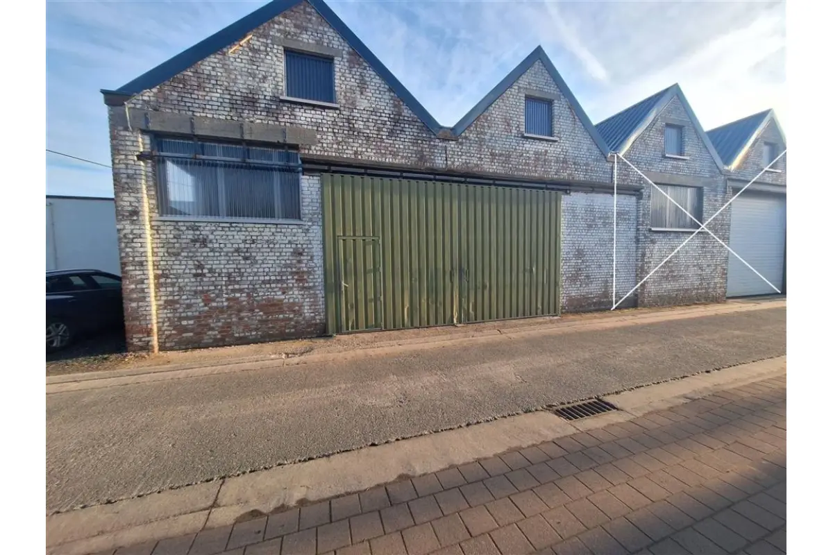 Handelszaak te  huur in Zulte 9870 770.00€  slaapkamers m² - Zoekertje 672711