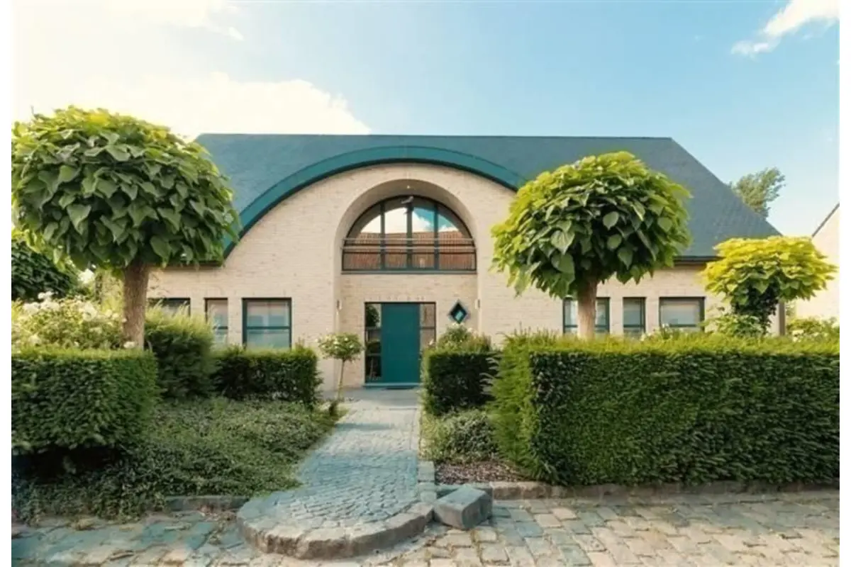 Mixgebouw te  koop in Brakel 9660 740000.00€ 4 slaapkamers 305.00m² - Zoekertje 672927