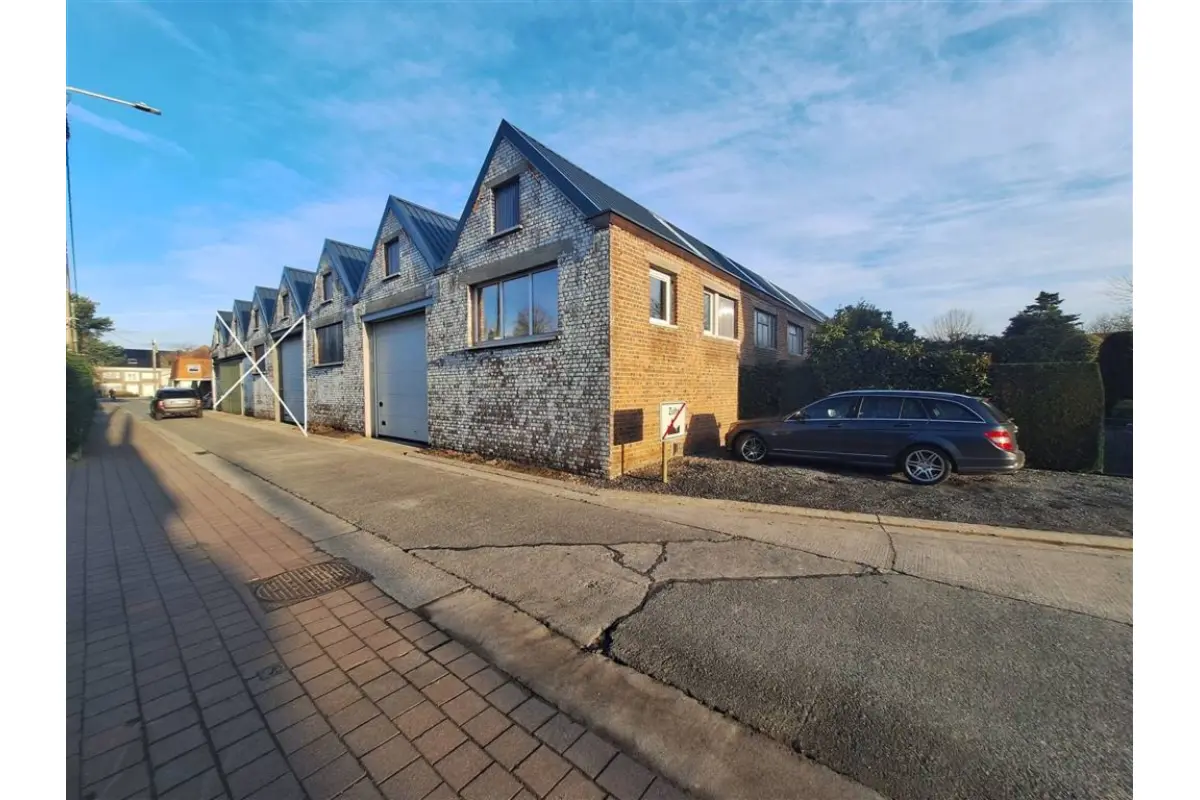 Handelszaak te  huur in Zulte 9870 1000.00€  slaapkamers m² - Zoekertje 672710