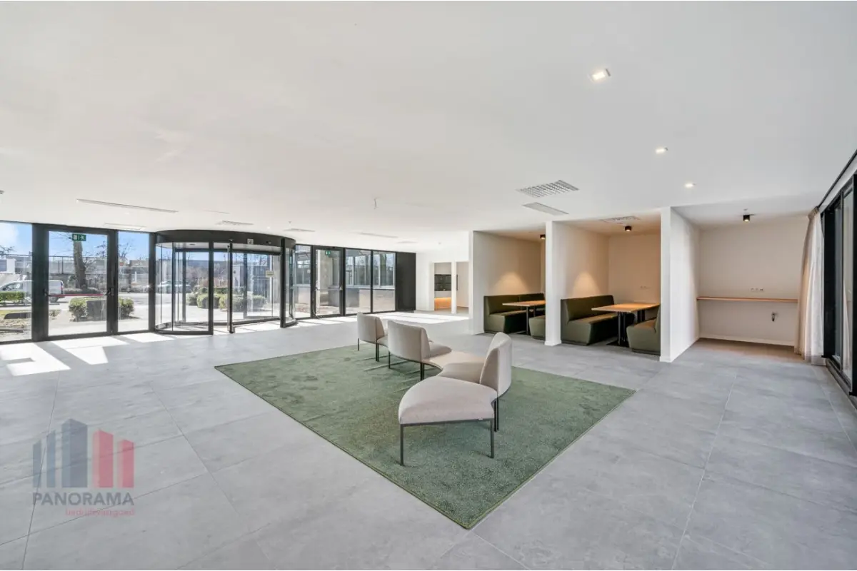 Handelszaak te  huur in Merelbeke 9820 10669.00€  slaapkamers 826.00m² - Zoekertje 673555