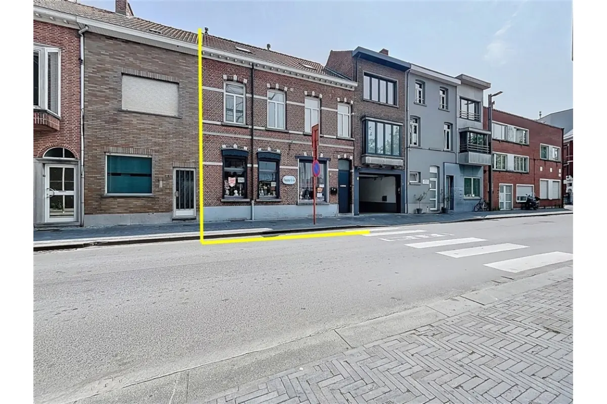 Appartement te  koop in Sint-Niklaas 9100 499000.00€ 2 slaapkamers 200.00m² - Zoekertje 673655