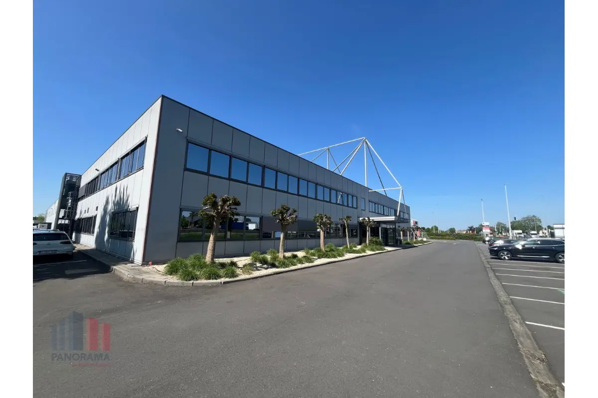 Handelszaak te  huur in Nazareth 9810 640.00€  slaapkamers 96.00m² - Zoekertje 673542