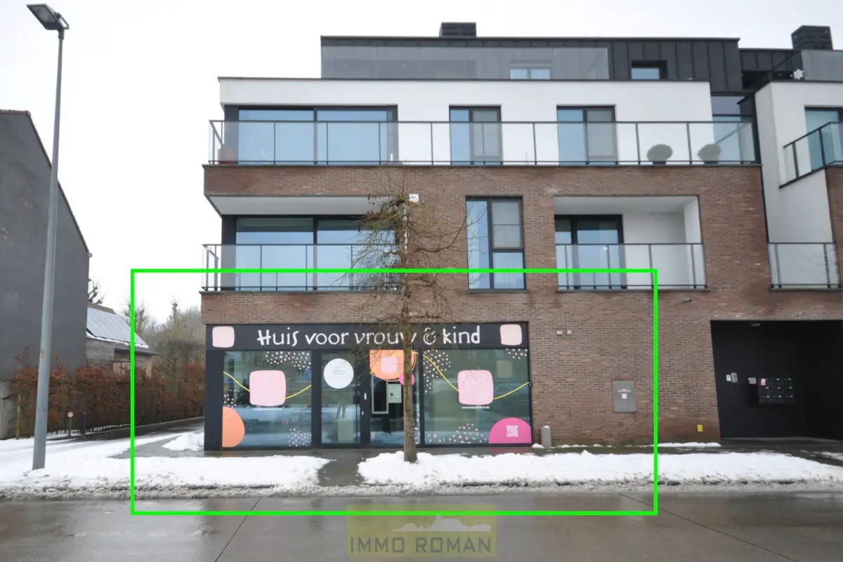 Handelszaak te  huur in Kluisbergen 9690 1900.00€  slaapkamers m² - Zoekertje 674588