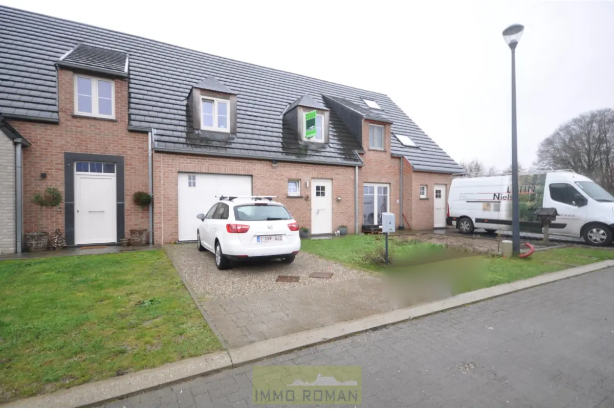 Huis te  in Moen 8552 950.00€  slaapkamers m² - Zoekertje 674587