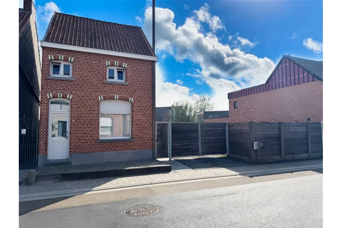 Huis te  koop in Sint-Pauwels 9170 368000.00€ 2 slaapkamers m² - Zoekertje 675573