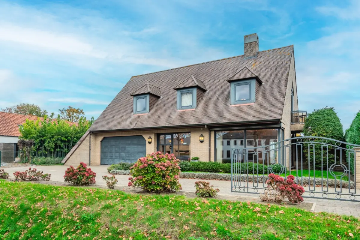 Huis te  koop in Maldegem 9990 550000.00€ 4 slaapkamers 343.00m² - Zoekertje 675069